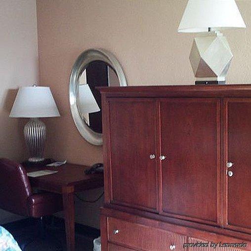 Sunlac Inn Lakota Habitación foto